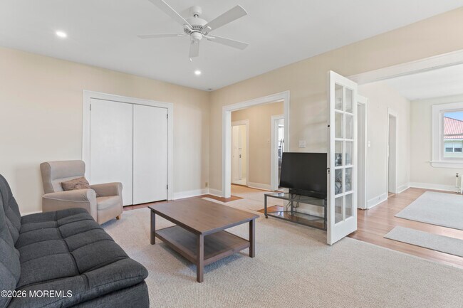 Building Photo - 1 Roseld Ave