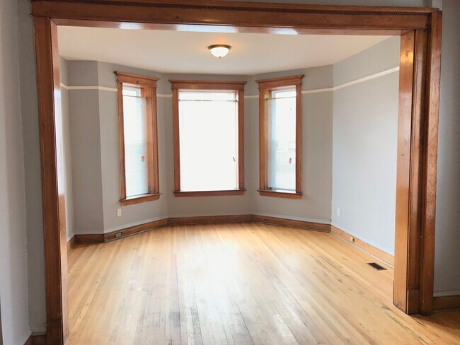 Foto del edificio - 2215 S Albany Ave