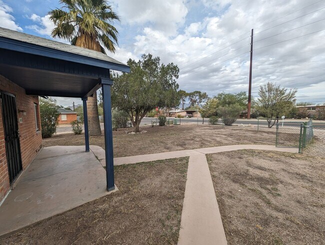 Foto del edificio - 3431 N Mountain Ave