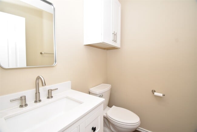 Building Photo - 1330 Westgreen Blvd