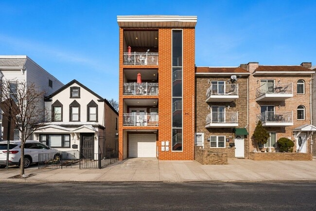 Building Photo - 416 2nd St