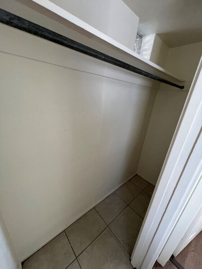 Building Photo - 4508 E Fairmount St