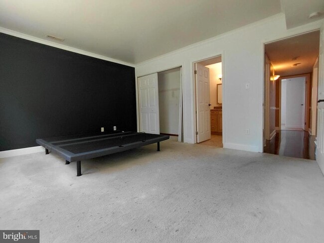 Building Photo - 226 Spring House Ln