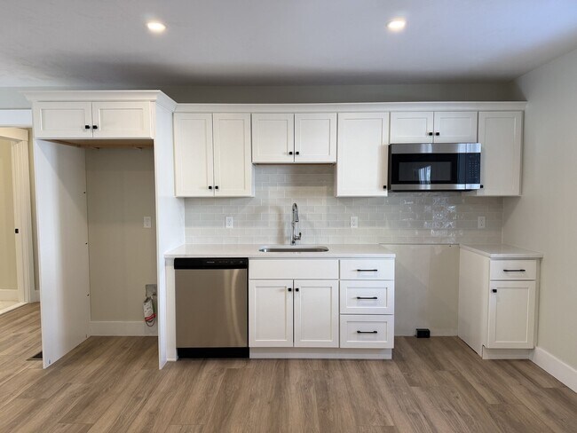 Photo - 480 Wareham St (Middleborough, MA) Townhome