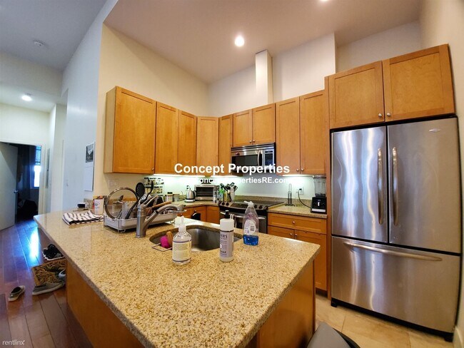 Building Photo - 2 br, 1 bath  - 520 Harrison Ave Apt 101