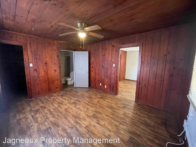 Building Photo - 1 br, 1 bath House - 417 W Logan St
