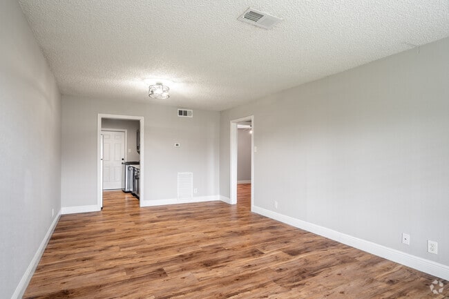 2BR, 1BA - 900SF - Prutzman Place Apartments
