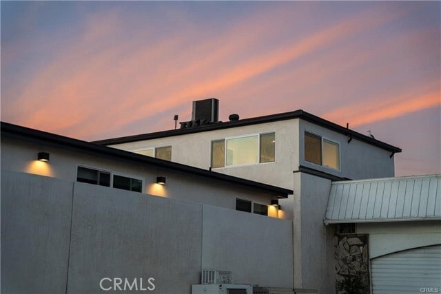 Foto del edificio - 577 Ramona Ave