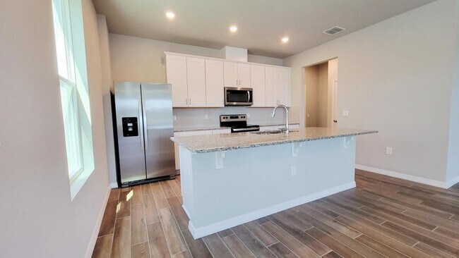 Foto del edificio - 348 S Zuni Rd