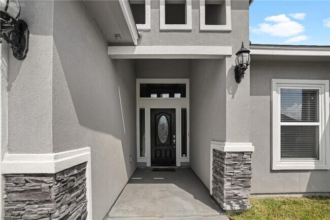 Foto del edificio - 3921 Woodhouse Ln