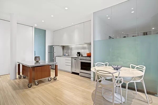 Foto del edificio - 117 W 17th St