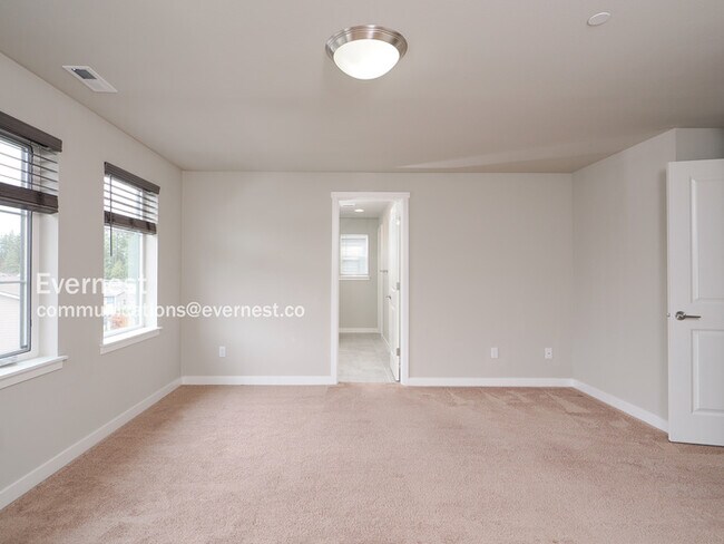 Foto del edificio - 126 198th St SE
