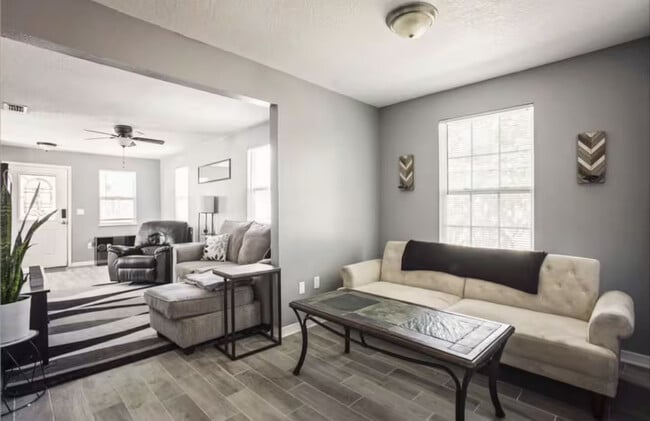 Foto del edificio - 3615 E Lambright St