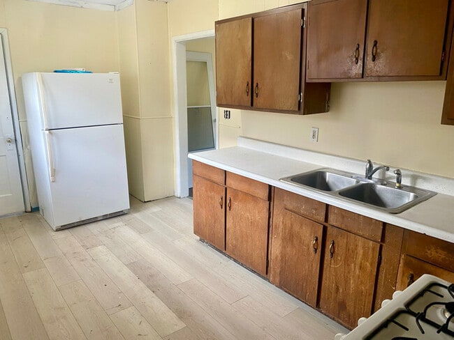 Building Photo - 1138 Kohler Ave