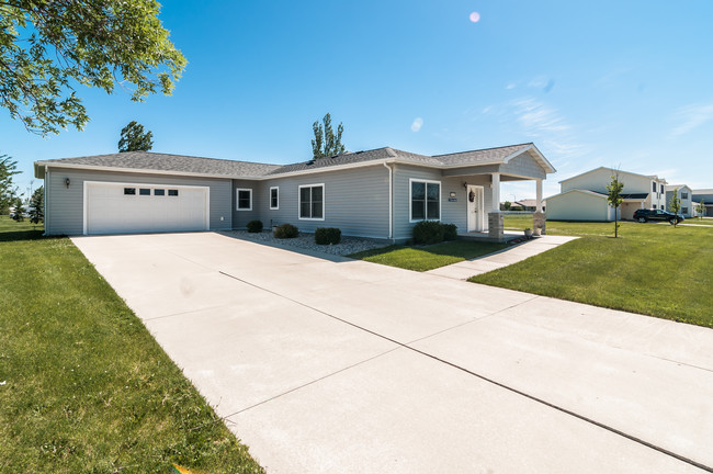 Building Photo - Minot AFB Homes