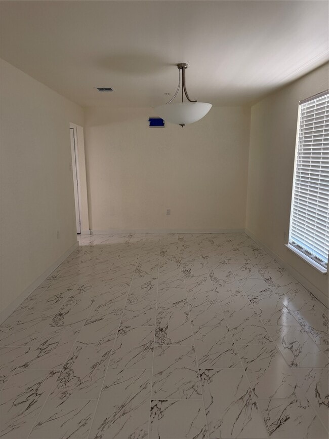 Building Photo - 2110 Bentvine Dr
