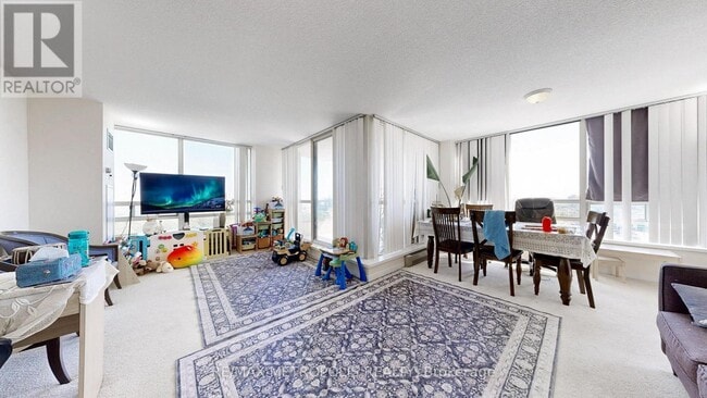 Building Photo - 75 King St E