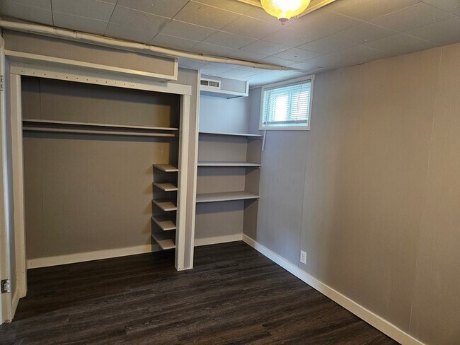 Foto del edificio - 1717 E Woodside Dr