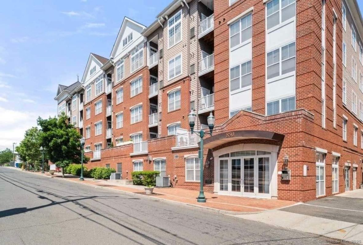 Foto principal - 850 E Main St