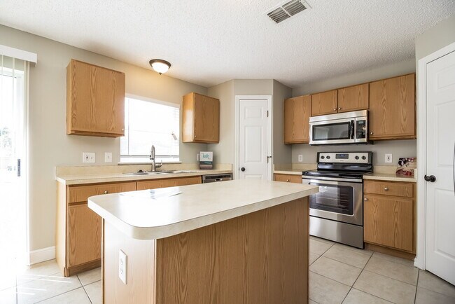 Building Photo - 598 Wekiva Bluff St
