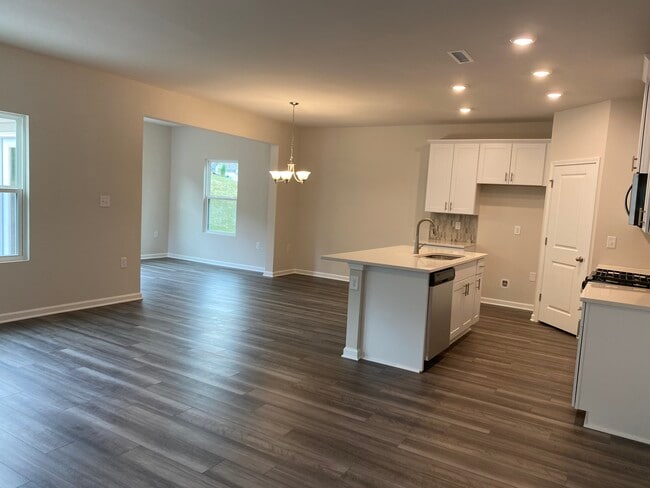 Foto del edificio - 1104 Depot Dr