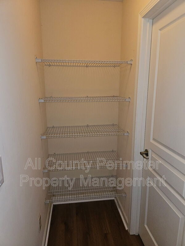 Foto del edificio - 1597 Trailview Way NE