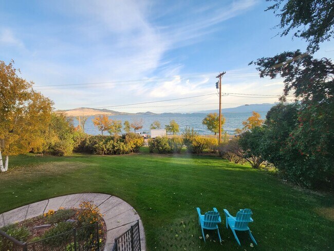 Foto del edificio - Furnished 1 BDRM/ 1 BA Lakeview Duplex in Polson, MT.