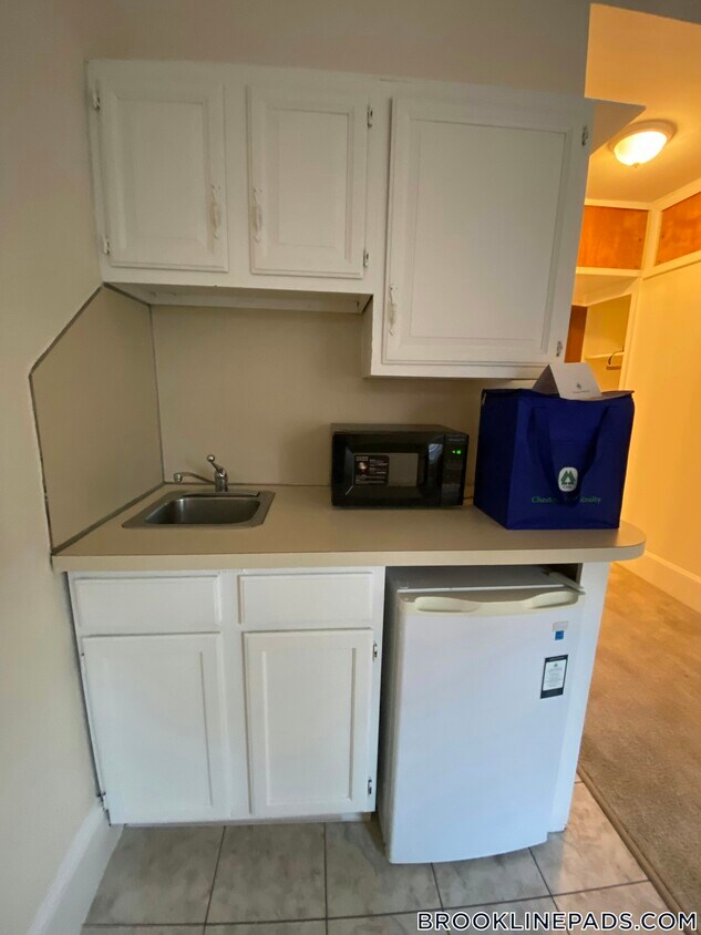 Foto principal - 1223 Beacon St