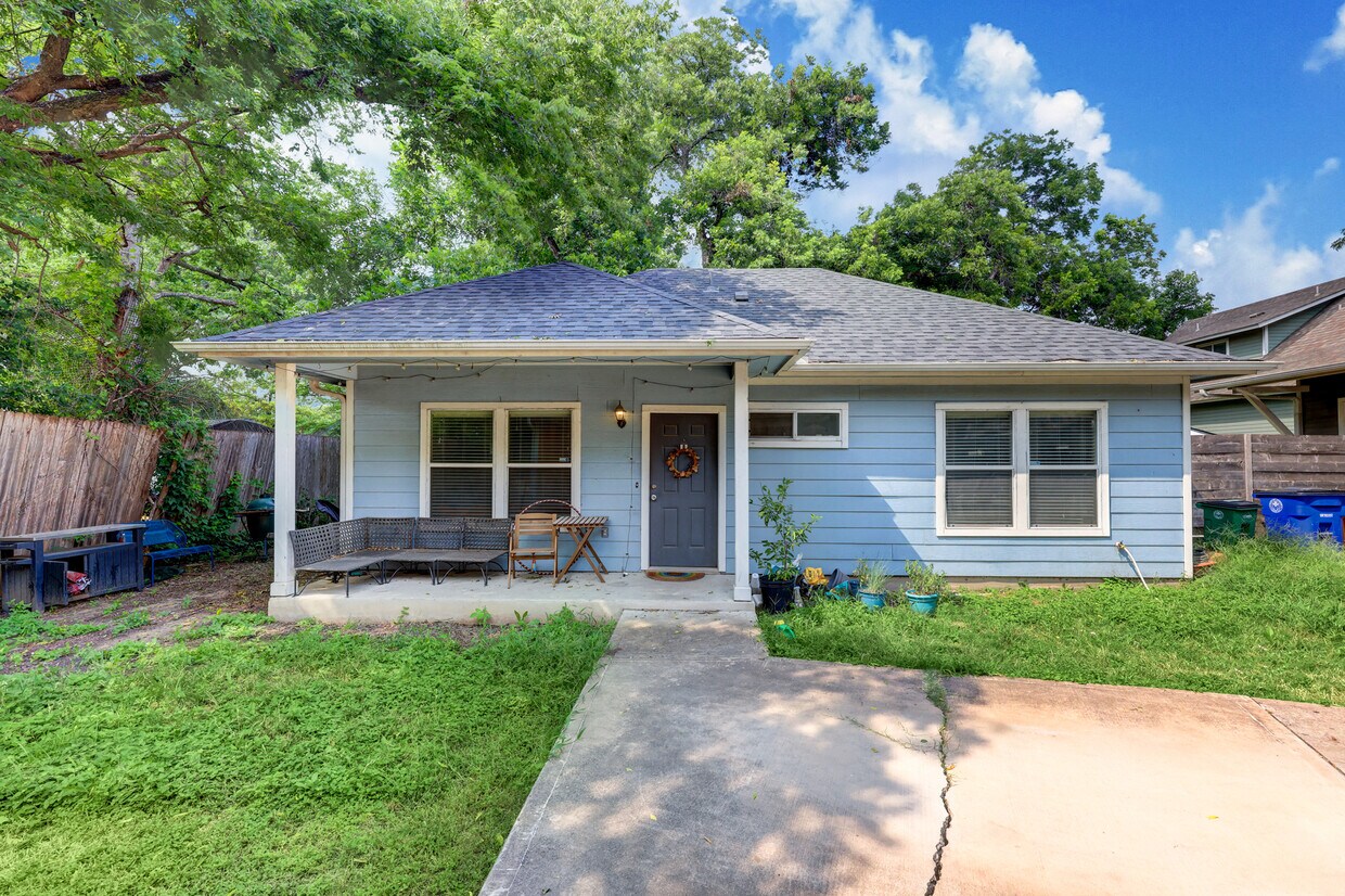 7605 Meador Ave, Austin, TX 78752 Townhome Rentals in Austin TX