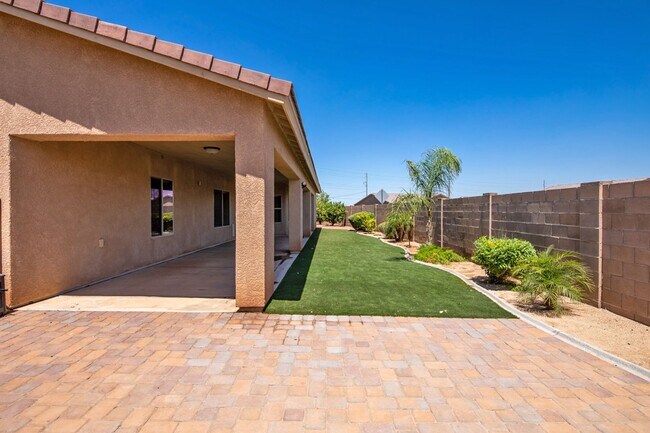 Foto del edificio - Spectacular open floor plan home!