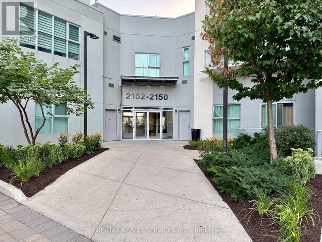 Building Photo - 2150-2150 Lawrence Ave E