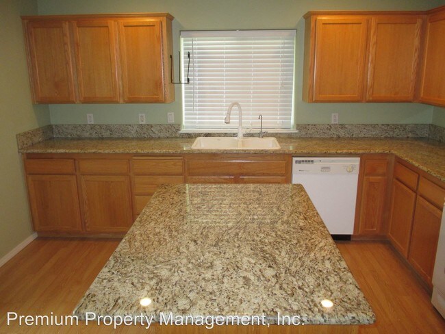 Building Photo - 1545 Parkside Ct NE