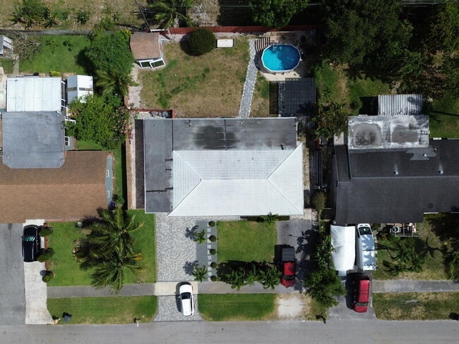 Building Photo - 4171 Waterway Dr