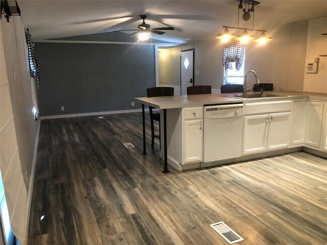 Building Photo - 40109 Bosque Rd