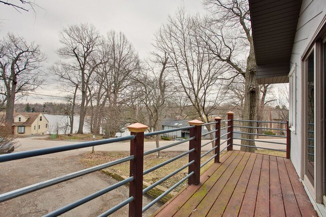 Foto del edificio - 248 W Lake Shore Dr