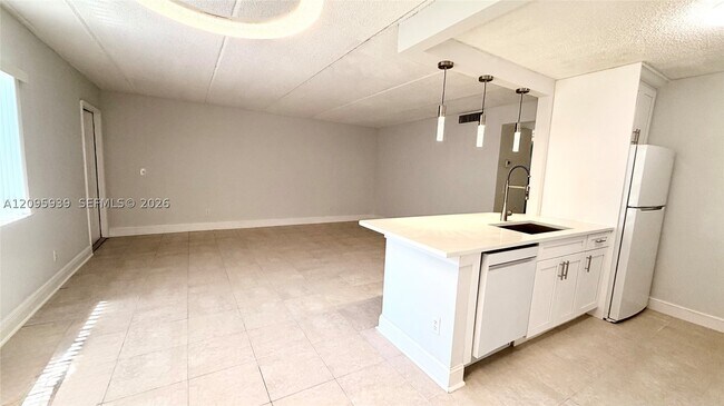 Building Photo - 110 Meadows Cir