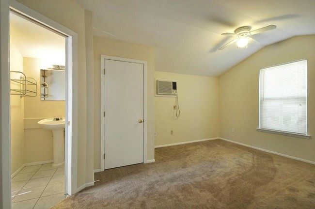 Foto del edificio - 701 E 46th St