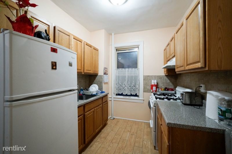 Primary Photo - 23-19 Steinway St