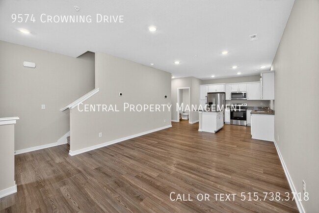 Foto del edificio - 9574 Crowning Dr