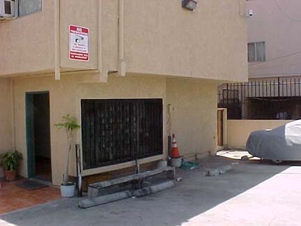 Foto del edificio - 4067-4069 Oakwood Ave