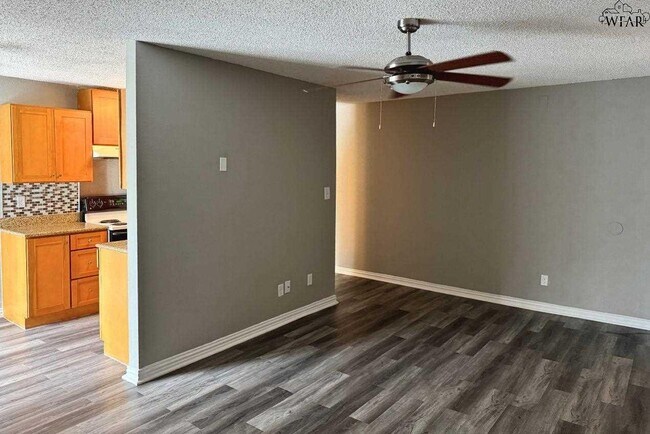 Foto del edificio - 2612 Southwest Pkwy