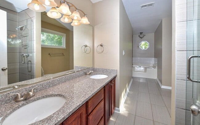 Building Photo - 371 Woodward Ave SE