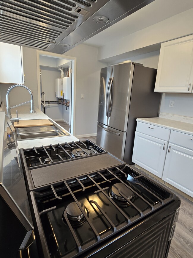 Full sized appliances and gas stove - 220 Martin Dr