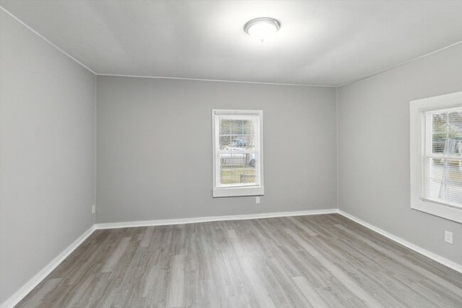 Building Photo - Huge Downtown 3BR (potential 4th)/2BA House For Rent