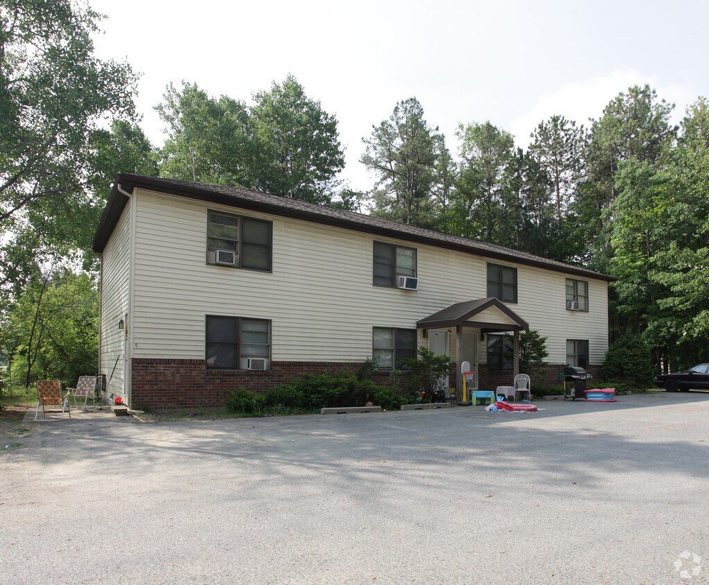 492 Dixon Rd, Queensbury, NY 12804 Apartments in Queensbury, NY