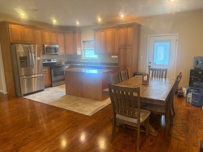 Foto del edificio - 1210 Willow Cir