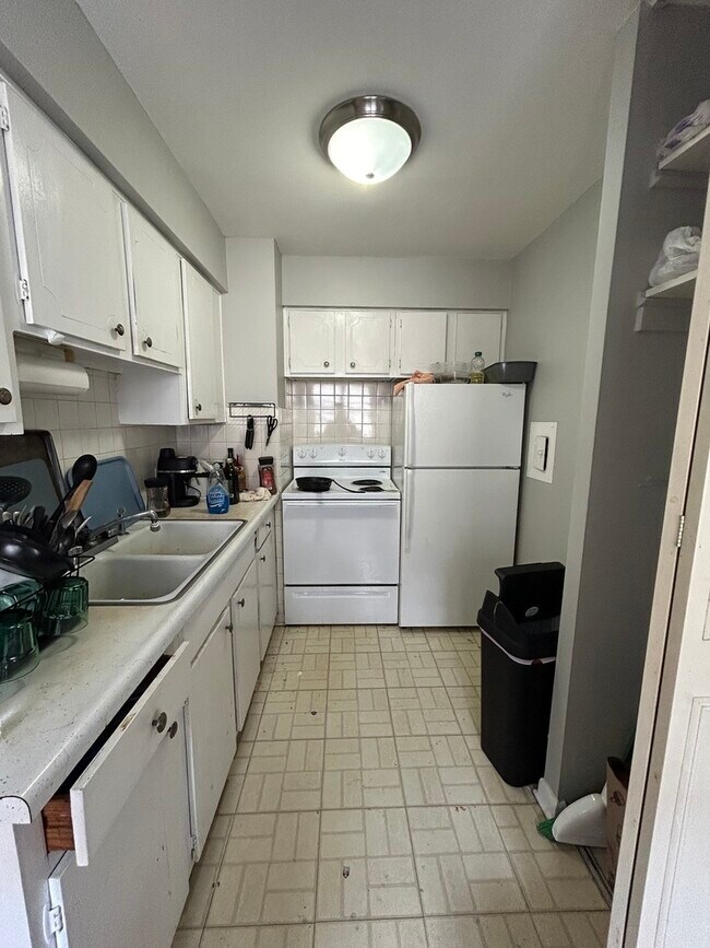 Foto del edificio - 452 W Oakdale Ave
