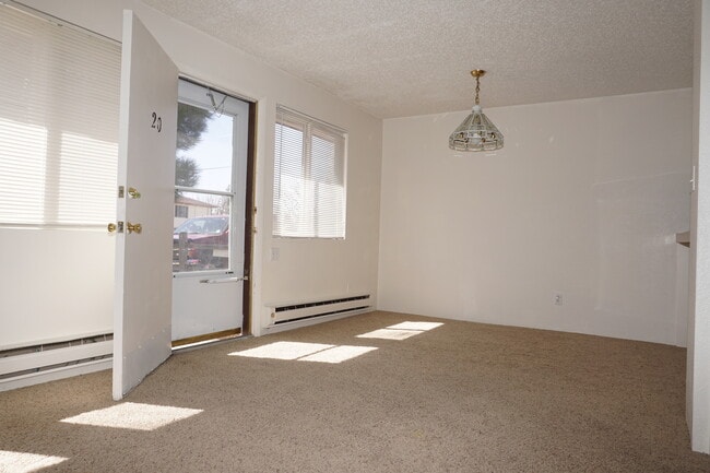 Foto del edificio - Spacious 2 Bedroom Condo