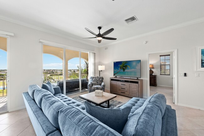 Great Room - 886 Park Ave