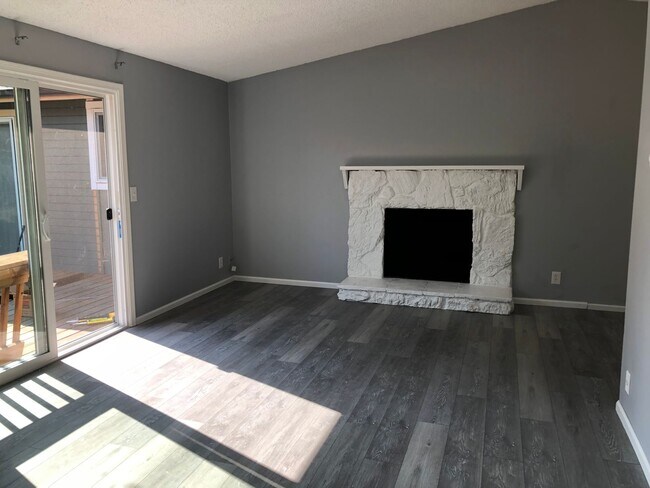 Foto del edificio - 2-Bedroom 1-Bathroom Duplex in Veneta